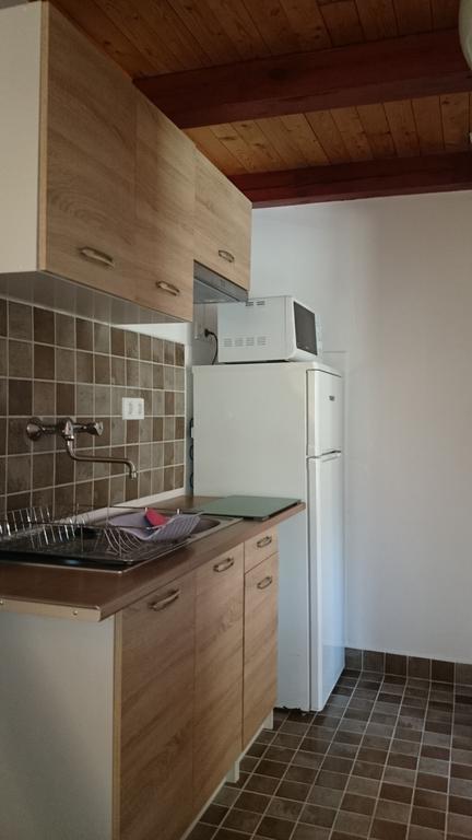 Hullam Apartman บาลาตอนแลลเล ห้อง รูปภาพ